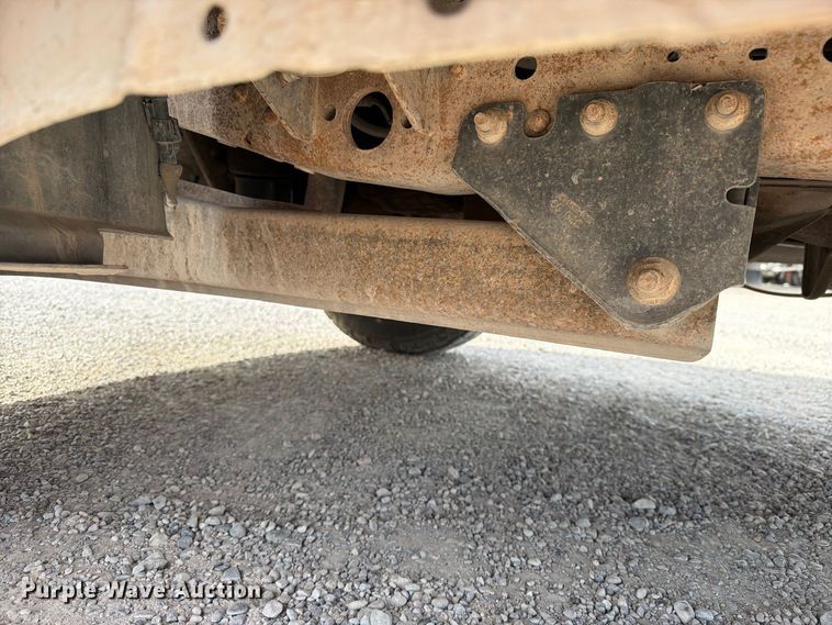 image for item EW1180 2004 Ford F250 Super Duty pickup truck