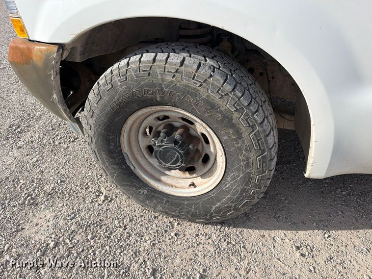 image for item EW1180 2004 Ford F250 Super Duty pickup truck