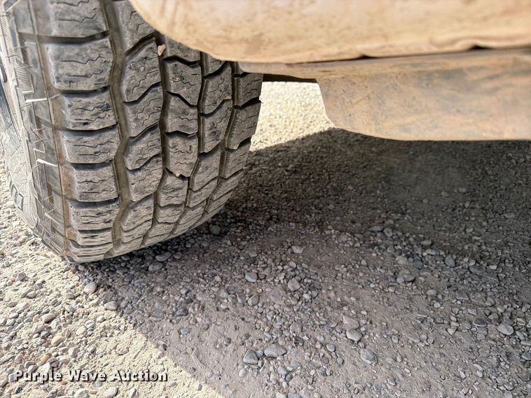 image for item EW1180 2004 Ford F250 Super Duty pickup truck