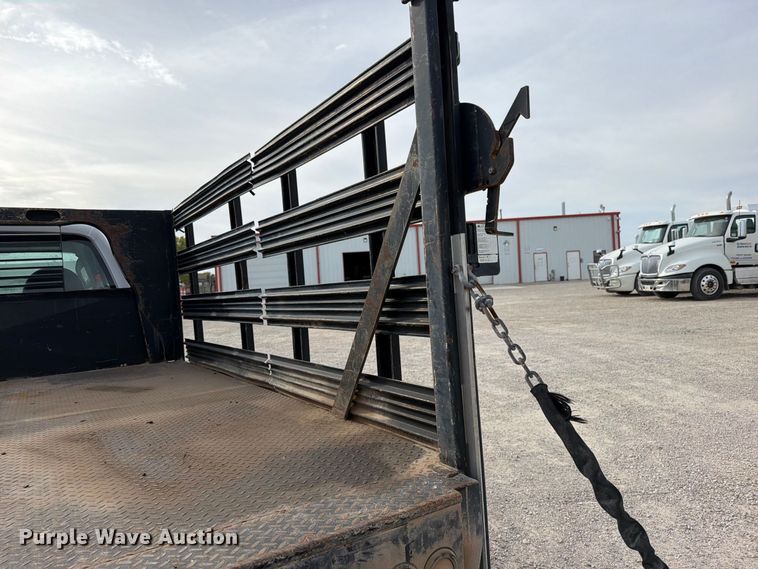 image for item EW1181 2009 Ford F350 Super Duty flatbed pickup truck