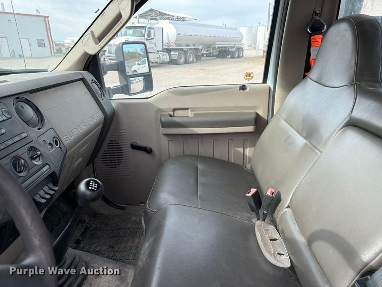 image for item EW1181 2009 Ford F350 Super Duty flatbed pickup truck
