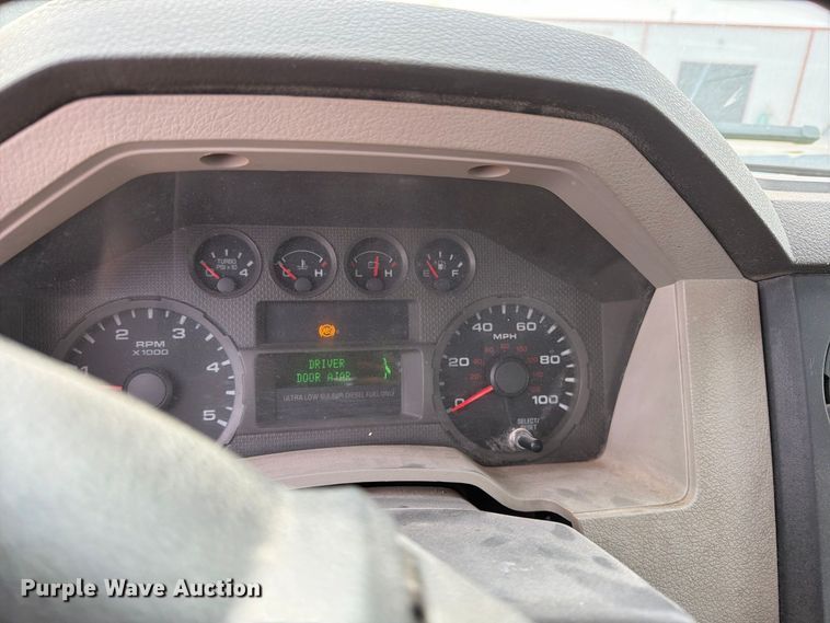 image for item EW1181 2009 Ford F350 Super Duty flatbed pickup truck