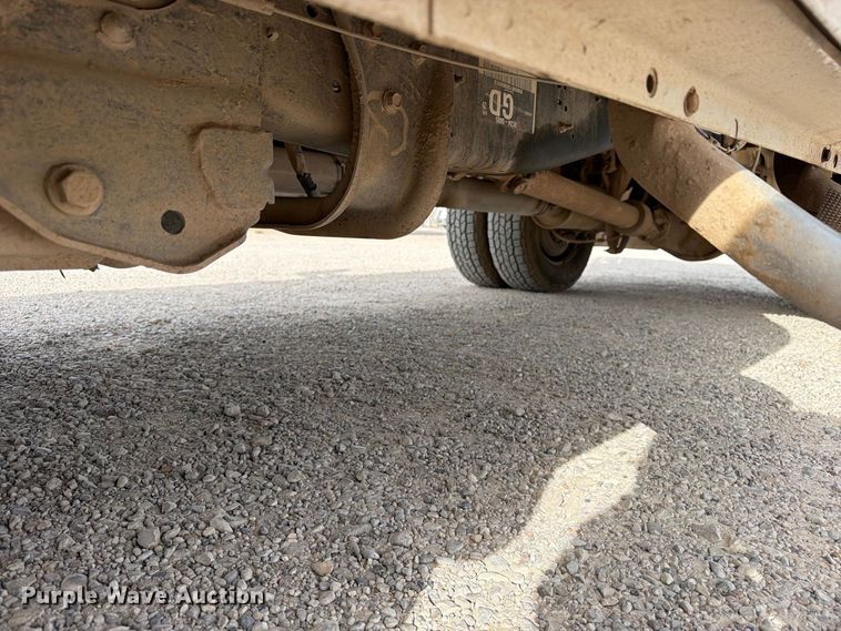 image for item EW1181 2009 Ford F350 Super Duty flatbed pickup truck