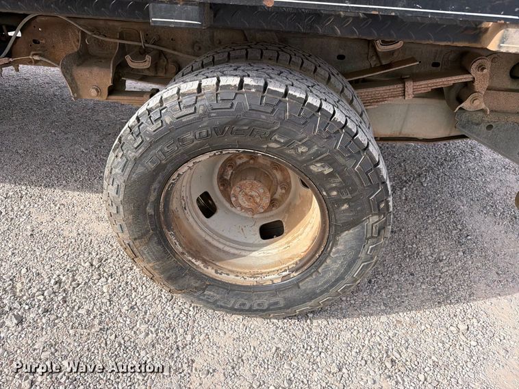 image for item EW1181 2009 Ford F350 Super Duty flatbed pickup truck