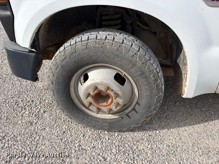 image for item EW1181 2009 Ford F350 Super Duty flatbed pickup truck