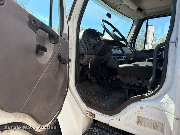 image for item EW1185 2014 Freightliner Business Class M2 box truck