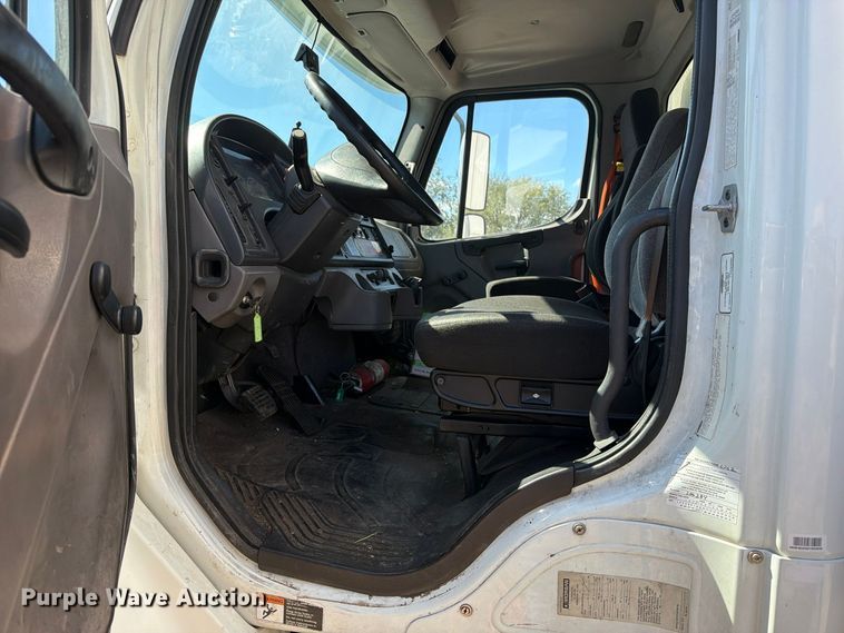 image for item EW1185 2014 Freightliner Business Class M2 box truck