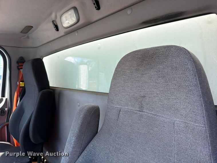 image for item EW1185 2014 Freightliner Business Class M2 box truck