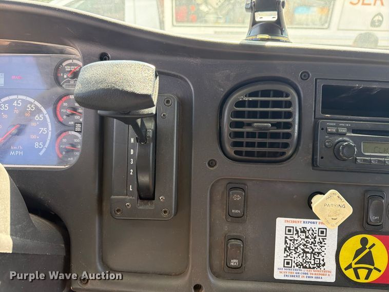 image for item EW1185 2014 Freightliner Business Class M2 box truck