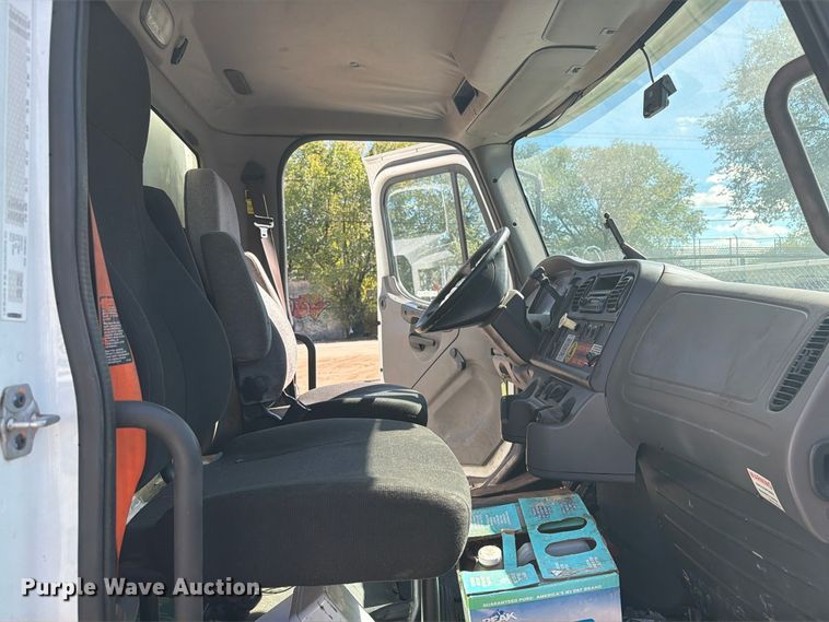 image for item EW1185 2014 Freightliner Business Class M2 box truck