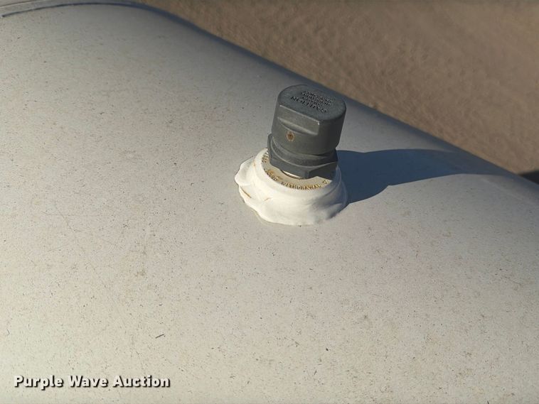 image for item EW2311 2020 QUALITY STEEL CORPORATION Propane tank