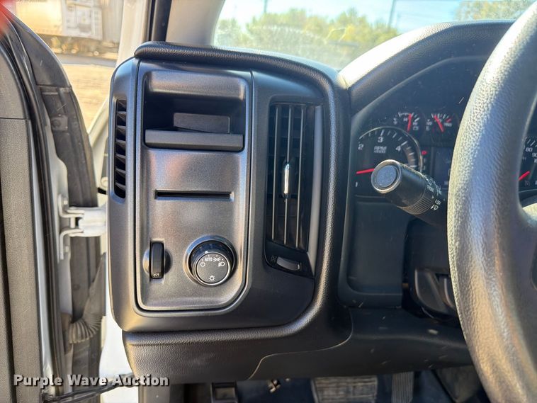 image for item EW2319 2018 GMC Sierra 1500 Crew Cab pickup truck