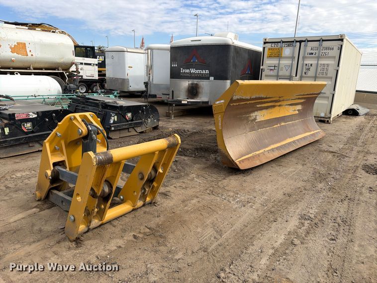 image for item EW2322 Caterpillar snow plow