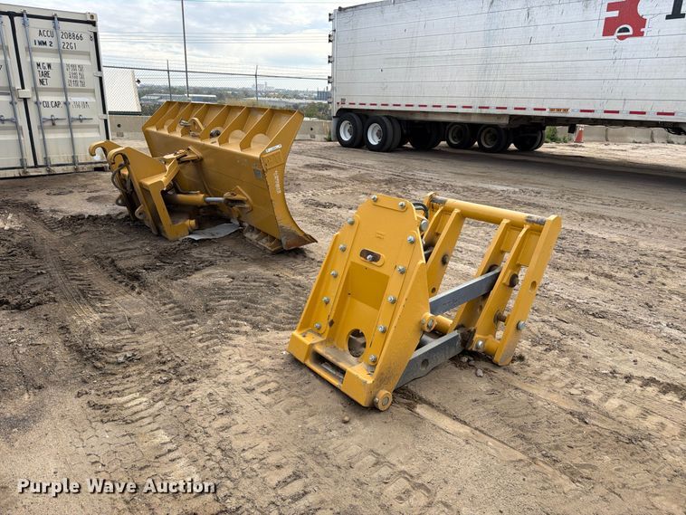 image for item EW2322 Caterpillar snow plow