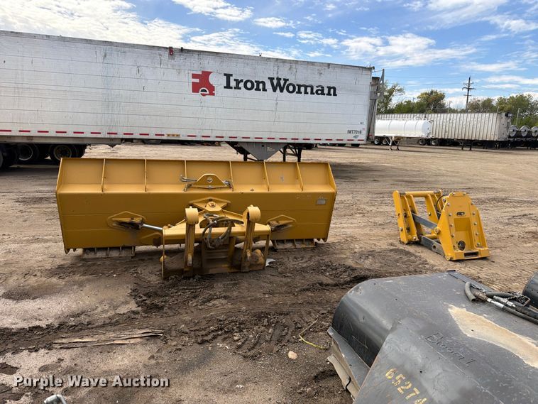 image for item EW2322 Caterpillar snow plow