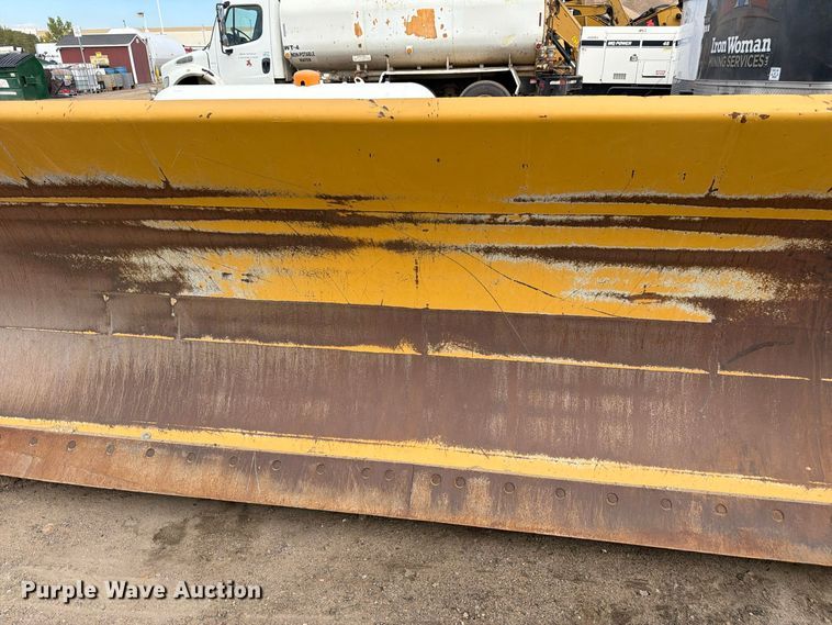image for item EW2322 Caterpillar snow plow