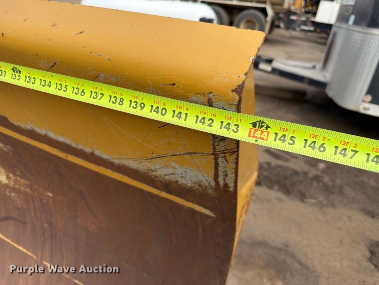 image for item EW2322 Caterpillar snow plow