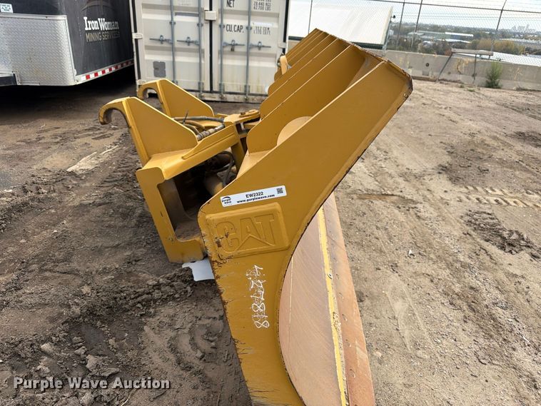 image for item EW2322 Caterpillar snow plow