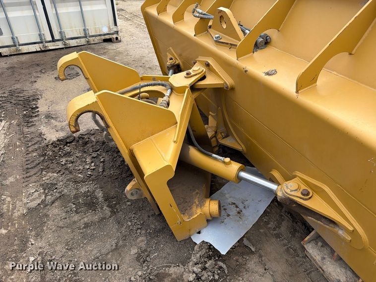 image for item EW2322 Caterpillar snow plow