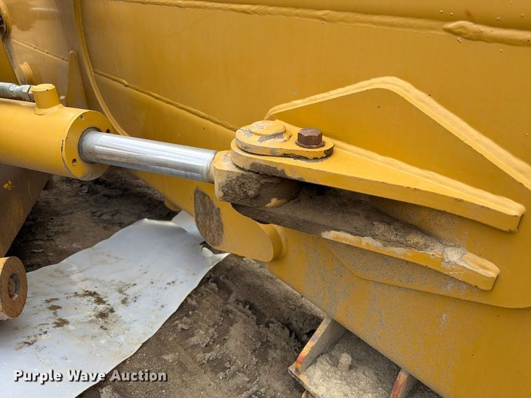 image for item EW2322 Caterpillar snow plow