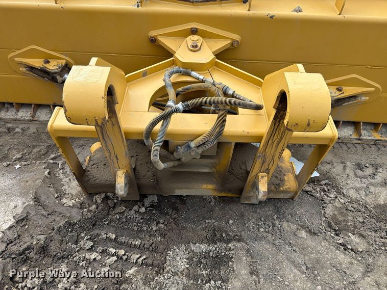 image for item EW2322 Caterpillar snow plow