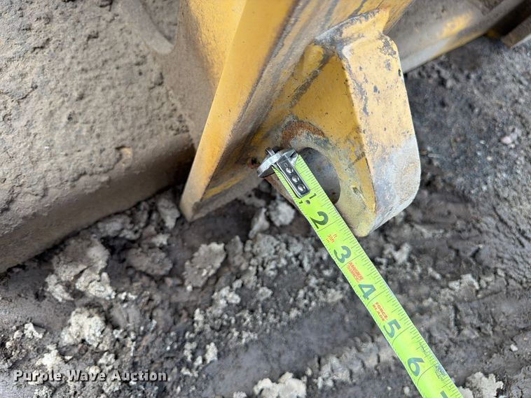 image for item EW2322 Caterpillar snow plow