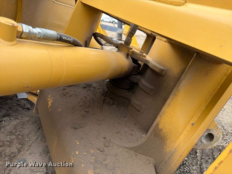 image for item EW2322 Caterpillar snow plow