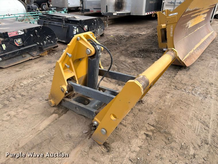 image for item EW2322 Caterpillar snow plow