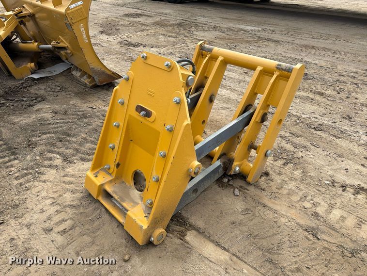 image for item EW2322 Caterpillar snow plow