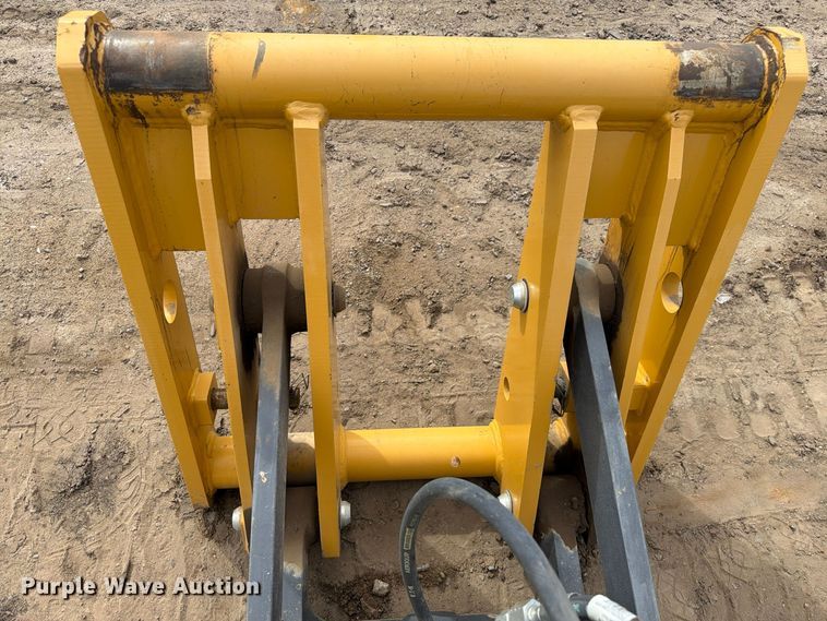 image for item EW2322 Caterpillar snow plow