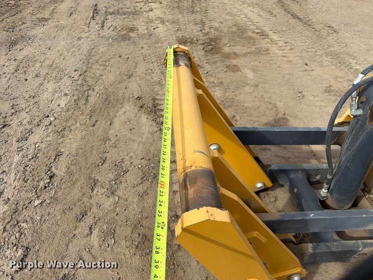 image for item EW2322 Caterpillar snow plow
