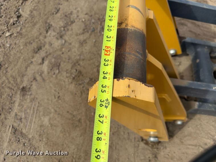 image for item EW2322 Caterpillar snow plow