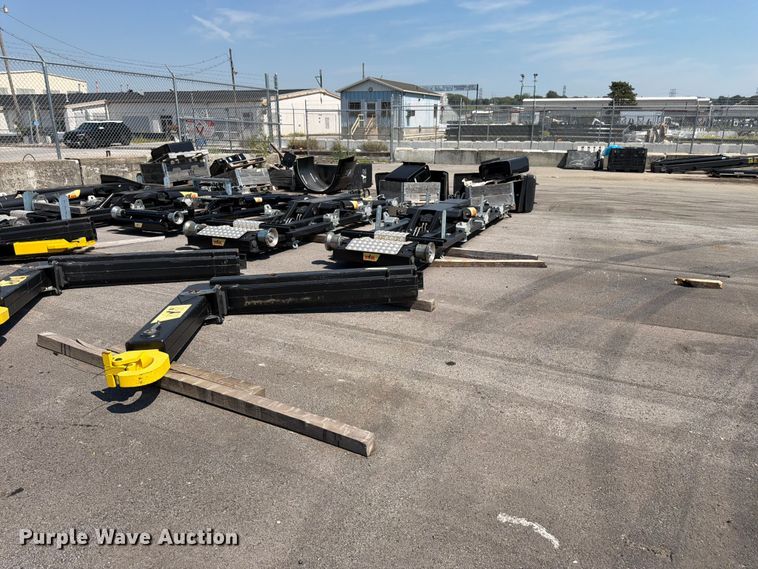 image for item EW5029 2020 Hyva 31-185-S hooklift bed