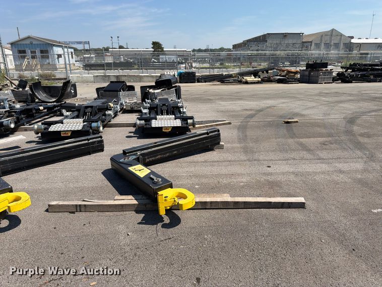 image for item EW5029 2020 Hyva 31-185-S hooklift bed