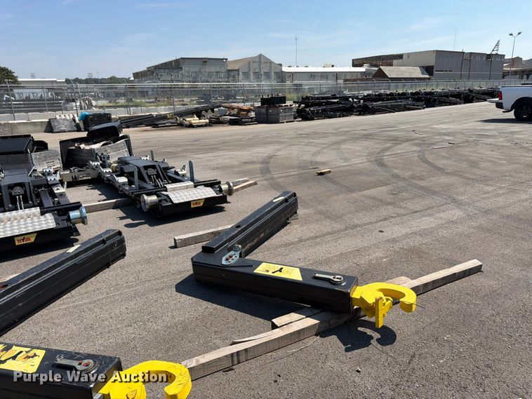 image for item EW5029 2020 Hyva 31-185-S hooklift bed