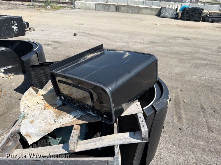 image for item EW5029 2020 Hyva 31-185-S hooklift bed