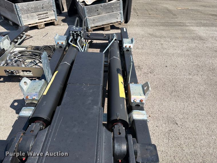 image for item EW5029 2020 Hyva 31-185-S hooklift bed