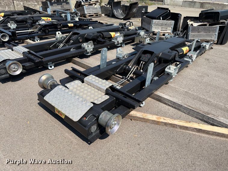 image for item EW5029 2020 Hyva 31-185-S hooklift bed