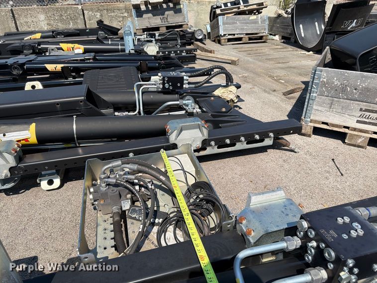 image for item EW5029 2020 Hyva 31-185-S hooklift bed