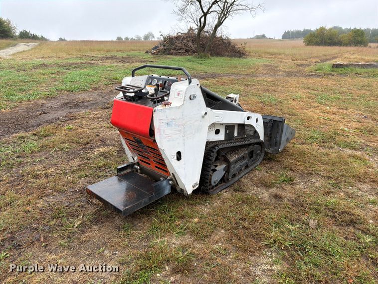 image for item EW5181 2004 Bobcat MT52 compact utility loader