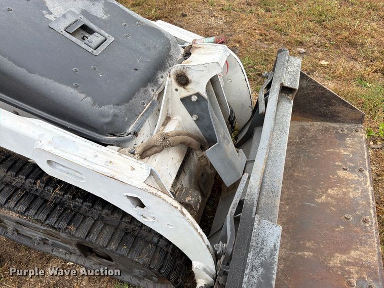 image for item EW5181 2004 Bobcat MT52 compact utility loader