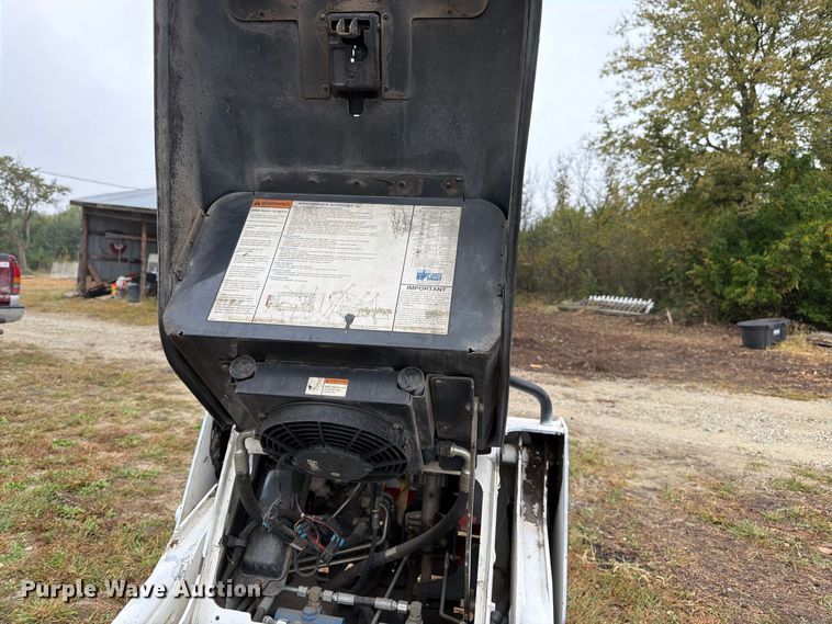 image for item EW5181 2004 Bobcat MT52 compact utility loader