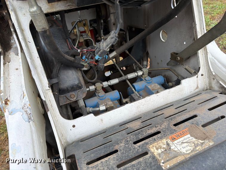 image for item EW5181 2004 Bobcat MT52 compact utility loader