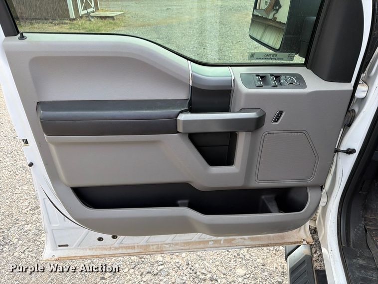 image for item EW7563 2017 Ford F150 Crew Cab pickup truck