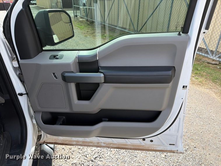 image for item EW7563 2017 Ford F150 Crew Cab pickup truck