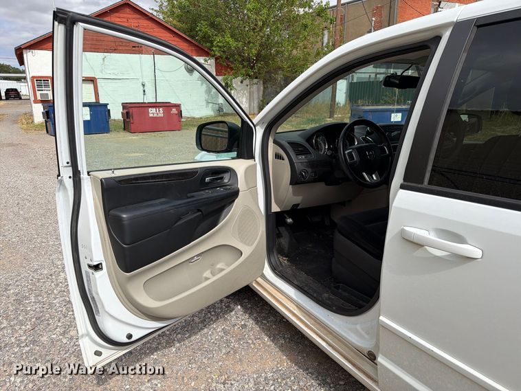 image for item EW7565 2016 Dodge Grand Caravan van