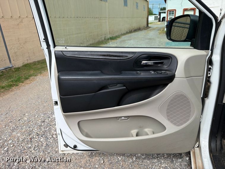 image for item EW7565 2016 Dodge Grand Caravan van