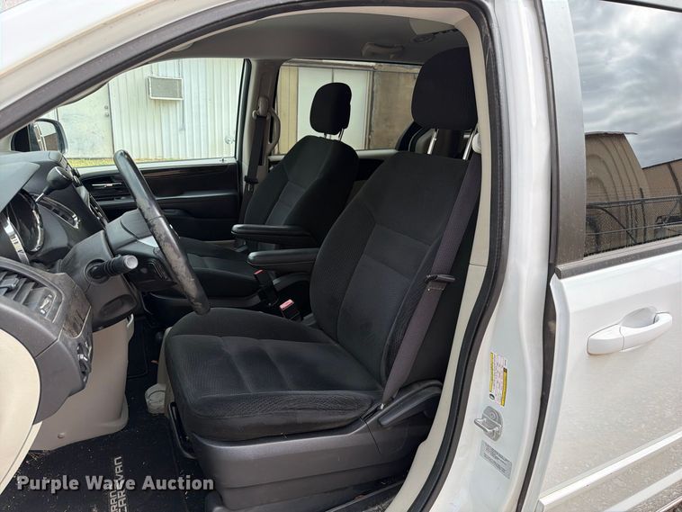 image for item EW7565 2016 Dodge Grand Caravan van