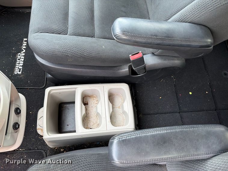 image for item EW7565 2016 Dodge Grand Caravan van