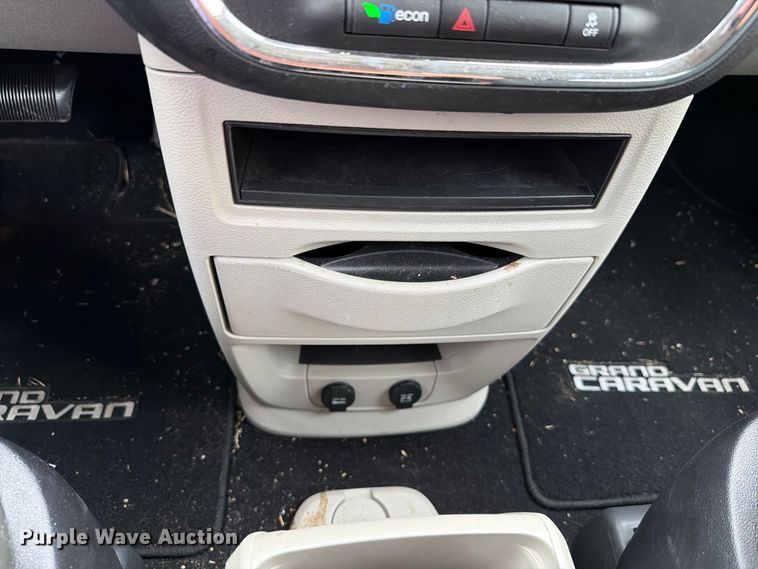 image for item EW7565 2016 Dodge Grand Caravan van